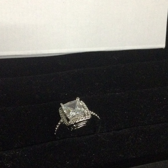 New Ring - Picture 2 of 4